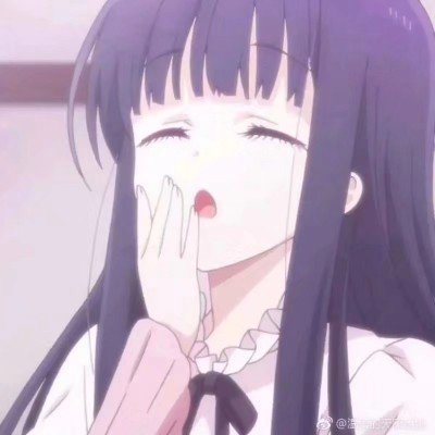 迪丽热巴和素人合影